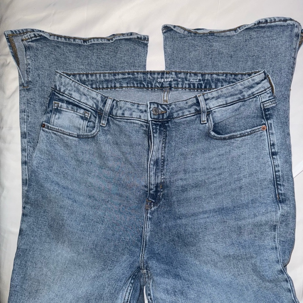 Old Navy High Rise Flare Jeans - Picture 5 of 6
